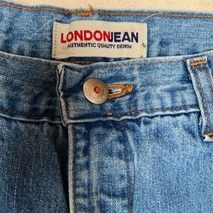 LondonJean women jeans 14. Straight leg, 5 pocket, zip fly, leather patch back.